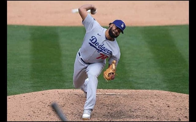 【MLB】「これは打てっこない」衝撃の変化を見せる151キロカッターがまるで「フリスビー」