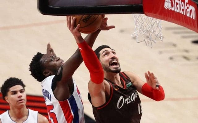 球団新記録となる30リバウンドを達成した、トレイルブレイザーズのエネス・カンター「神様からのプレゼント」