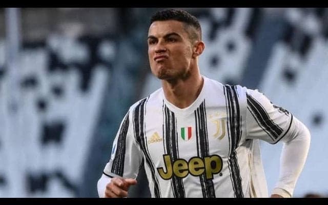 無得点に憤慨！ユニフォームを投げ捨てたロナウド  再び “退団”の報道流れる