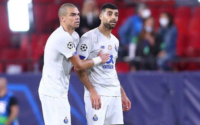 「芸術作品だ」CL準々決勝での“美しすぎる”バイシクル弾に世界中から称賛「今シーズンベストゴール」