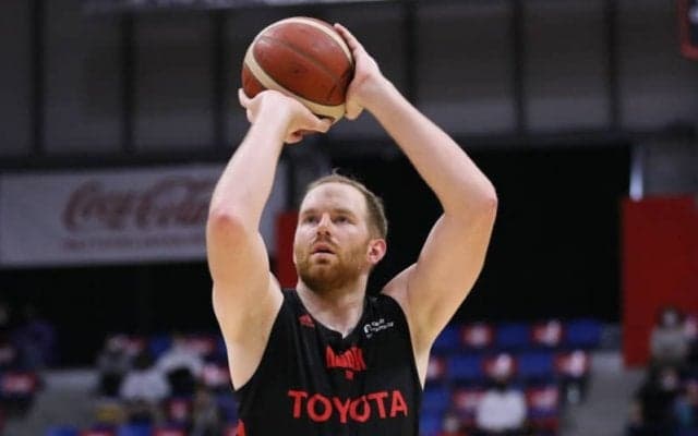 A東京のアレックス・カークが手術を実施、腰椎椎間板外側ヘルニアで全治3カ月