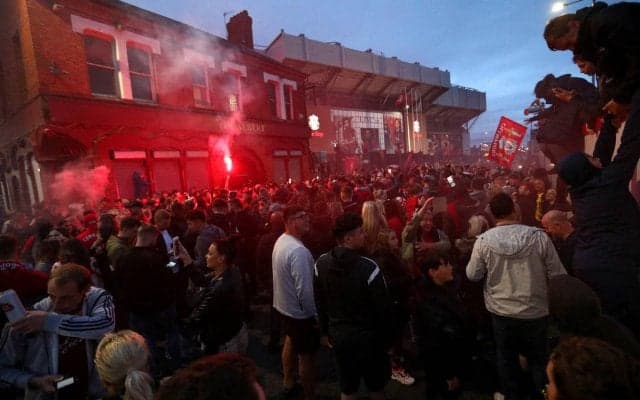 リバプールの一部サポーターが愚行、レアルのチームバスを破壊…3年前にも同様の事件