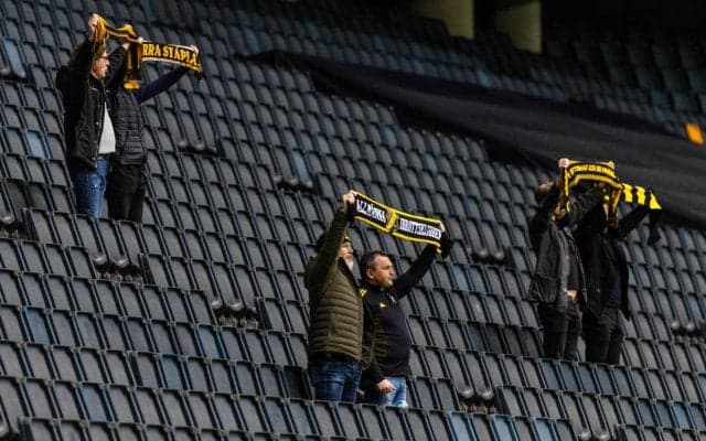 コロナ蔓延のスウェーデンで観客動員認められるも…5万人収容にたった8人、動物園には5000人