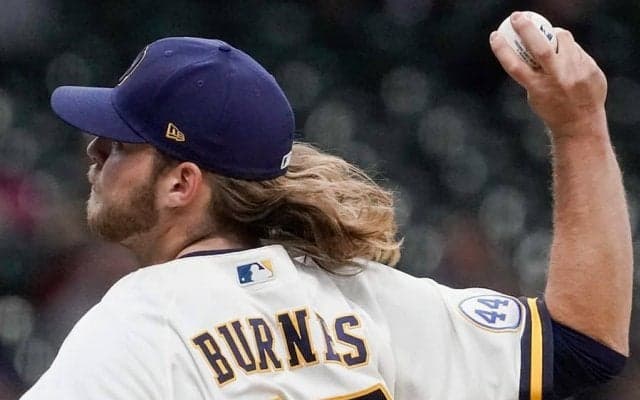 【MLB】防御率8.22から2年でCY賞候補に？　3試合30K＆防御率0.49の変貌ぶりが米で話題