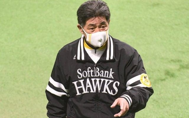 鷹、鮮やか逆転勝利で単独首位！　工藤監督が称えた勝負のポイントは「今宮の四球」