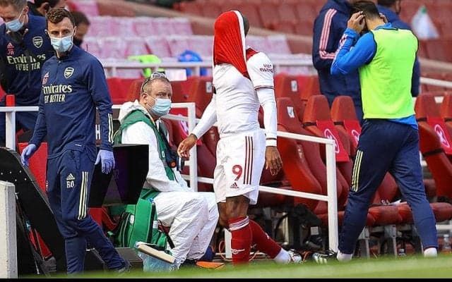 アーセナルが格下フルアムに劇的ドローも主砲ラカゼットがハムストリング負傷…《プレミアリーグ》