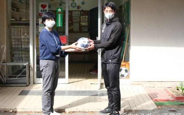 サッカーを通じて八王子へ恩返しーサッカーボール寄付企画