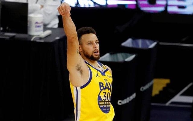 超絶プレーを続けるステフィン・カリーが決勝弾！ ウォリアーズがシクサーズを撃破