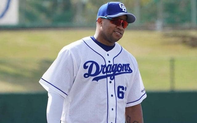 「どうやったの？」大ピンチ救った中日ビシエドのジャンプ一番“2段階”美技