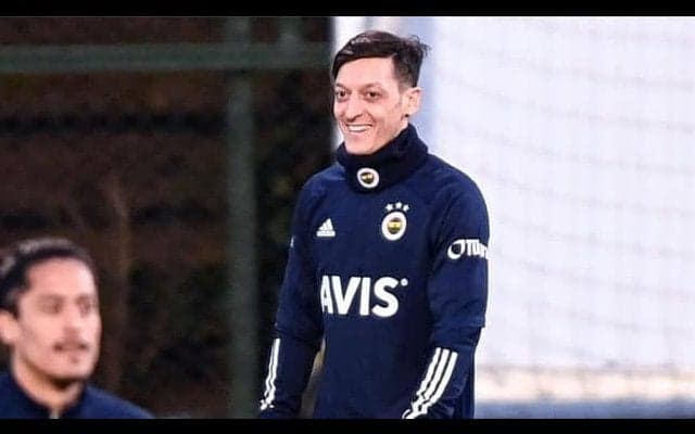 エジル スーパーリーグ開催に断固反対「子供たちはW杯やUCL優勝を夢見て育つ」