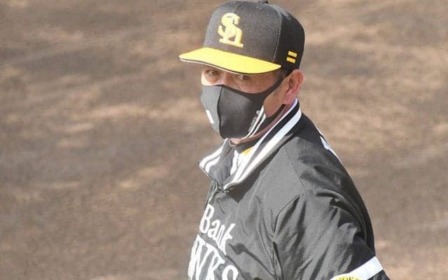 鷹が逆転勝ちで単独首位に再浮上　“北九州男”甲斐が3ラン含むキャリア最多の5打点