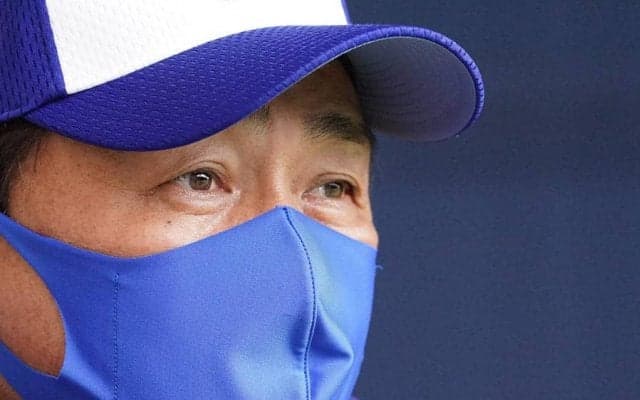 中日与田監督が「英語喋れることに驚いた」　新助っ人3人と並んで際立つ“肩幅”