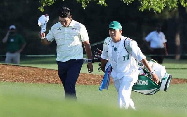 松山支えた早藤キャディー「お辞儀は自然な事」　米メディアに明かす“美しき一礼”秘話