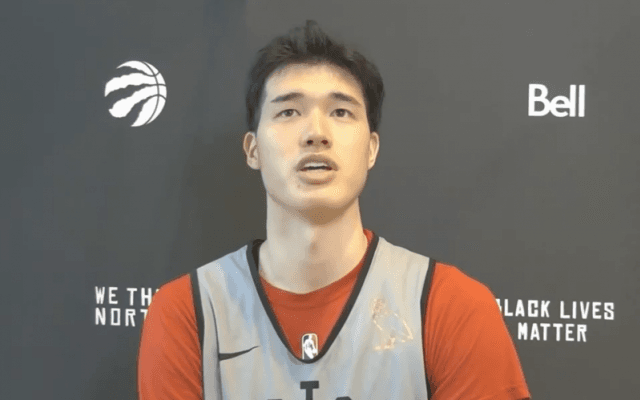 ラプターズと本契約の渡邊雄太がメディア対応…「素直にうれしく思います」