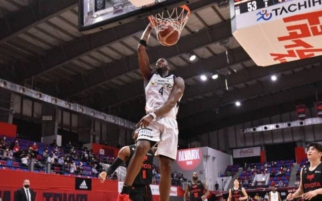 横浜が終盤にひっくり返しA東京に逆転勝利…6選手が2ケタ得点