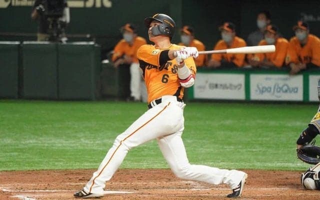 巨人が猛打爆発、坂本が特大3号＆岡本和が2点二塁打　阪神秋山から2回までに6得点