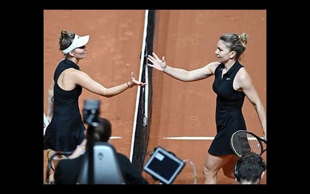 ハレプ 今季3度目ツアー8強