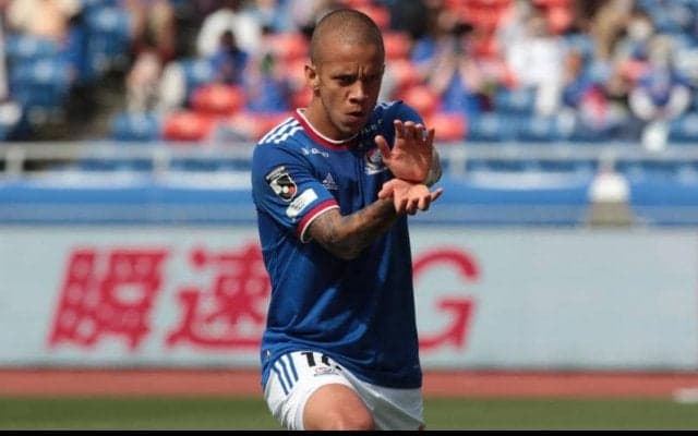 今季初の横浜ダービーは横浜FMが5発圧勝！初出場レオ・セアラが秒速ゴール【明治安田J1第11節】