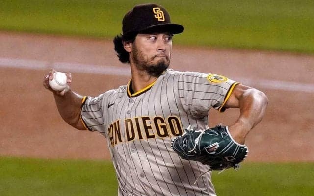 【MLB】足に当たりそうな球で空振り…　ダルビッシュのスライダーは「吐き気がするほど凄い」