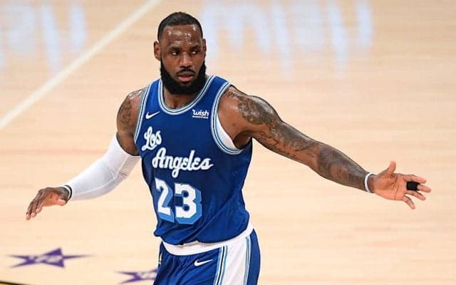 右足首の捻挫で長期離脱中のレブロン・ジェームズ…早ければ来週に復帰か？