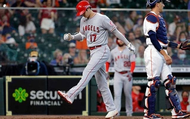 【MLB】大谷翔平がはにかみ　ホームイン後の照れ笑いに米熱視線「ショウヘイは強くて可愛い」