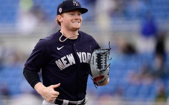【MLB】完全にスーパーマン「なんてキャッチだ」　空中で横一文字の“今季最高”ダイブ