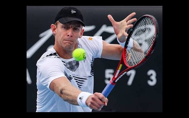  錦織戦へ MPしのぎ初戦突破 