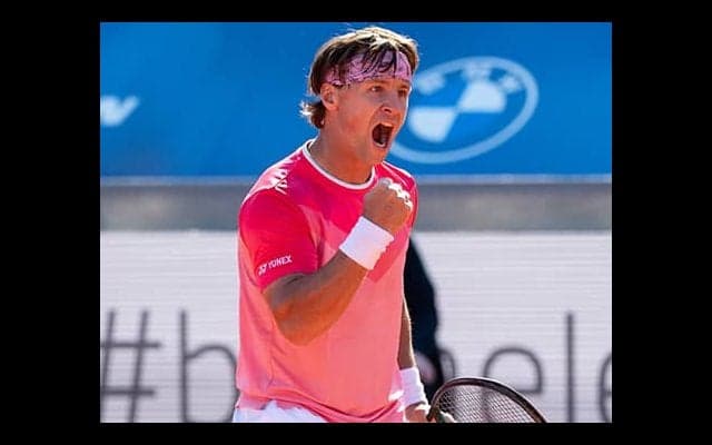 ズべレフ戦へ LLから2回戦進出