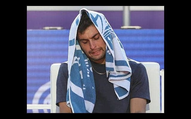 前週準Vカラツェフは棄権