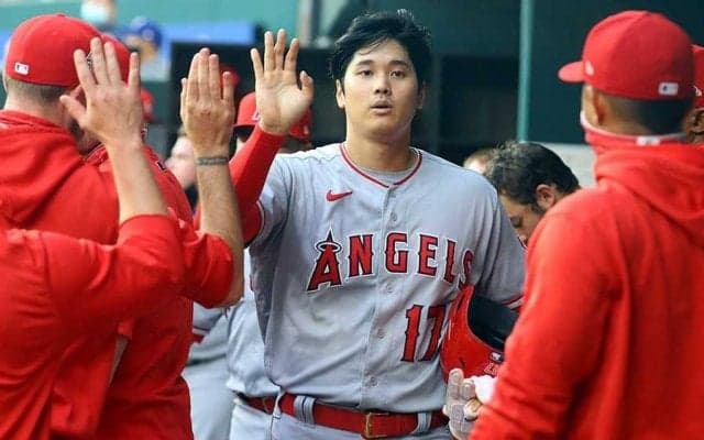 【MLB】大谷翔平、苦手なものはない？　同僚トラウトが試合前に明かす「英語マスターしてる」