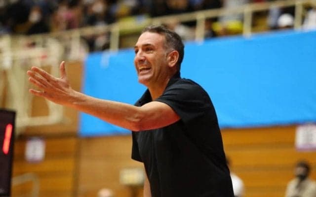 佐賀バルーナーズのトーレスHCが3試合出場停止、PO初戦を指揮できず