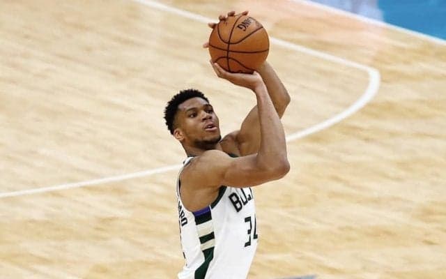 バックスが敵地でホーネッツを撃破…アデトクンボが29得点12リバウンドを記録