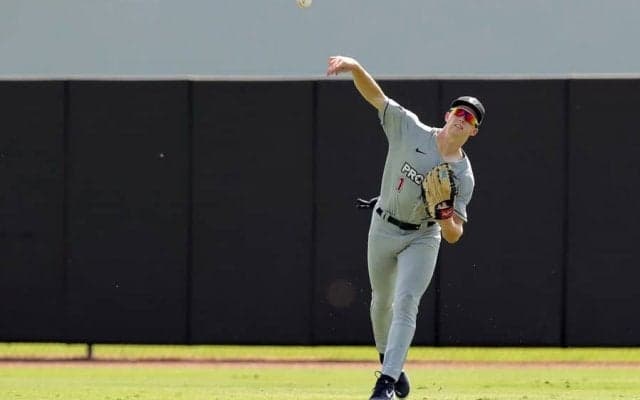 ひたすら伸びる「正真正銘のレーザー」　衝撃バックホームに「走るのはご法度」