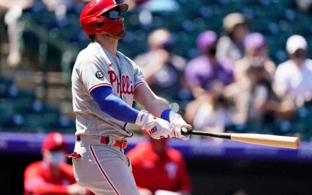 【MLB】空中で打球が別のボールと衝突した“奇跡”　起きる確率は「100億分の1とか？」