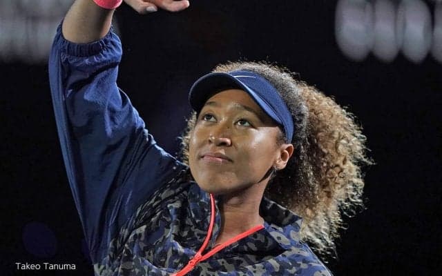 大坂なおみが自身のSNSでピンクのコラボ水着を紹介