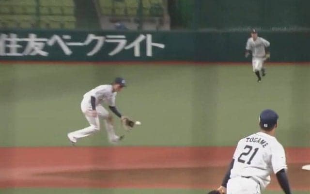 西武源田は「少し先の未来見てる説」　“完全ヒット”が凡打になる超絶の守備範囲