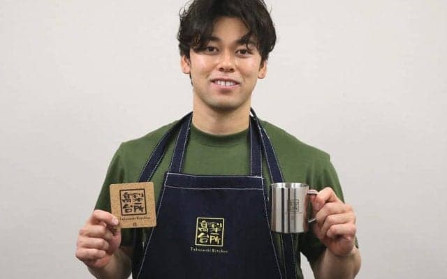 「巨人カラーで売り出さないのおもろい」おしゃれ全開…巨人高梨の“異色グッズ”