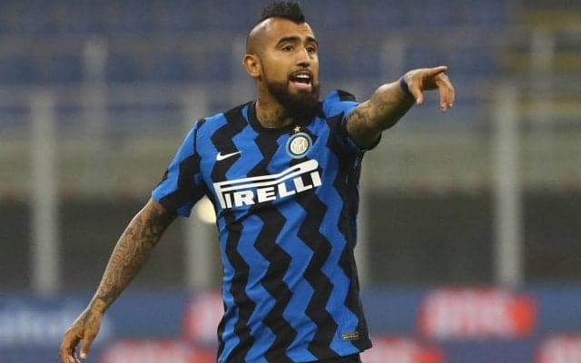 “優勝請負人”のビダルが恩師からのオファーを拒否？ インテル残留を希望