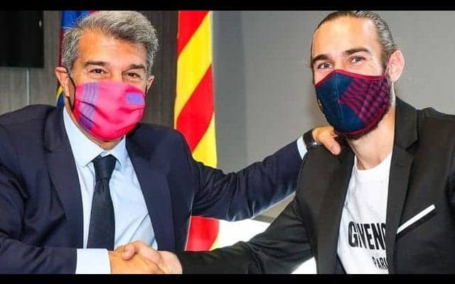 オスカル・ミンゲサがバルセロナと2023年まで契約を更新