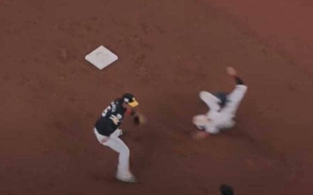 「タッチしないタッチ」「敏感肌にも優しそう」鷹・今宮の“異次元”盗塁阻止が話題