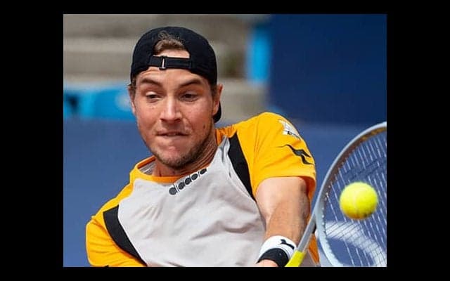  3時間の熱戦制し4強入り 