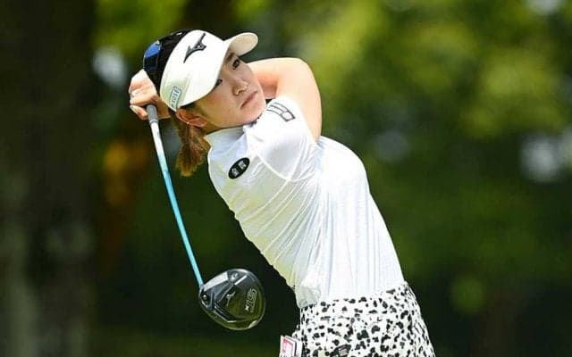 原英莉花、プロ初ホールインワンで2位浮上「お上品な入り方。ガシャーン！と聞こえた」