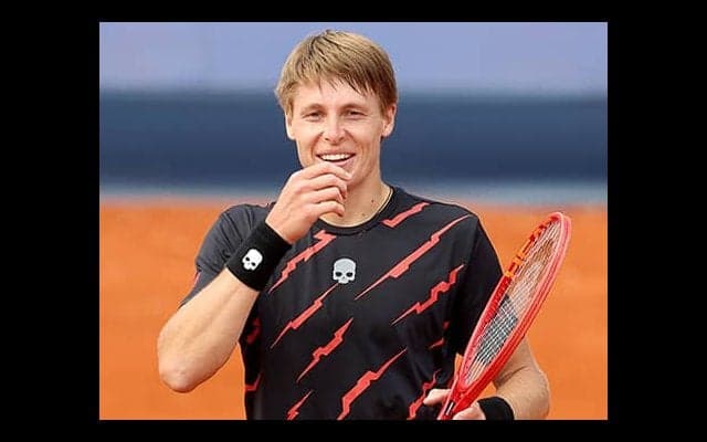 予選から4強へ、ズべレフ撃破