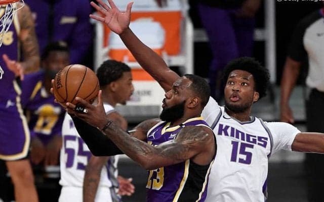 待望の戦列復帰を飾ったレブロン・ジェームズ「俺たちはこの挑戦を楽しみにしている」