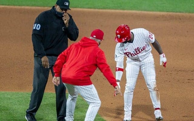 「MLBの歴史上最悪の判定」走者にタッチせずアウトになった信じがたい“併殺”