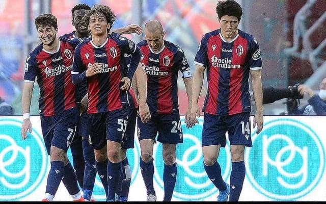 39歳パラシオがセリエA最年長のトリプレッタ達成!　冨安復帰のボローニャがヴィオラと壮絶ドロー!《セリエA》