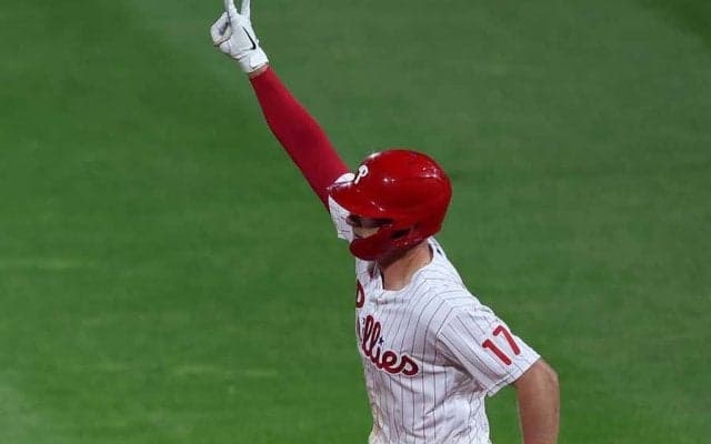 【MLB】打者も怒り心頭　覆った“幻同点3ラン”に米賛否「100％ホームラン」「正しい判定」