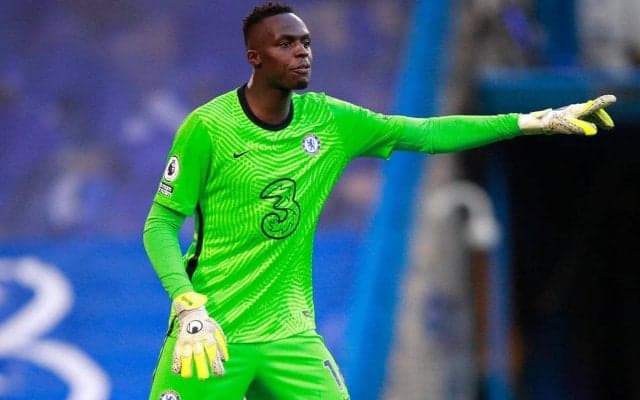 CK時に相手GKのグローブを脱がす…斬新な“嫌がらせ”に海外注目「今まで見たことがない」