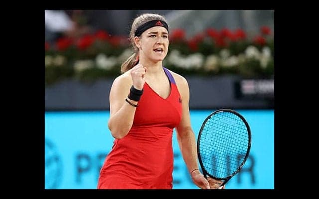 大坂撃破のムチョバが8強へ