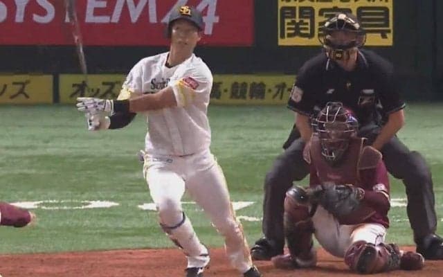 鷹・上林、今季初スタメンで今季1号2ラン＆マルチ安打「うまく反応して」